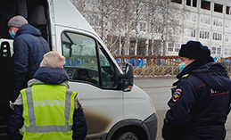 На хантымансийца составили протокол за нарушение масочного режима в автобусе