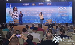Хантымансийцы встретились с космонавтом-испытателем Сергеем Рыжиковым