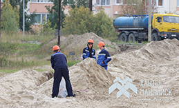 В микрорайоне Иртыш-2 завершают монтаж резервной линии