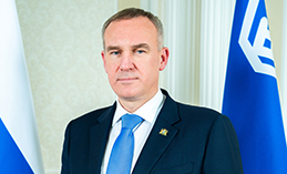 Руслан Кухарук поздравил югорчан с Днём России