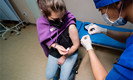 169 юных хантымансийцев прошли вакцинацию от COVID-19