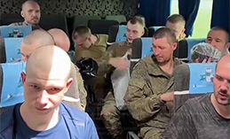 Трое бойцов из Югры вернулись домой из украинского плена