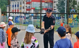 Полицейские организовали встречу с юными хантымансийцами из детского лагеря