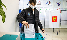 Хоккеисты «Югры» приняли участие в «больших» выборах