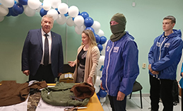 Неравнодушные жительницы Ханты-Мансийска шьют одежду для военнослужащих