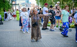 И снова дискотека под открытым небом!