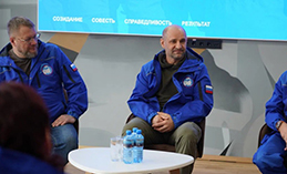 Артём Жога встретился с участниками проекта «Доброслужащий» в Донецке 