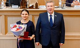 Медсестру ОКБ наградили Почётной грамотой думы Югры за многолетний труд
