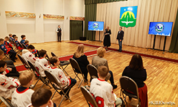 В Ханты-Мансийске наградили юных хоккеистов