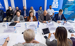 В Ханты-Мансийске обсудили реализацию социального проекта «Zабота»