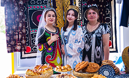 Праздник национальных культур в День России