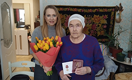 К 80-летию Великой Победы продолжается вручение юбилейных медалей