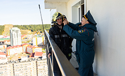 В Ханты-Мансийске прошли соревнования среди пожарных и спасателей