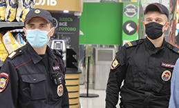 В Ханты-Мансийске продолжаются проверки соблюдения масочного режима