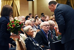  Максим Ряшин отметил вклад хантымансийцев в развитие города