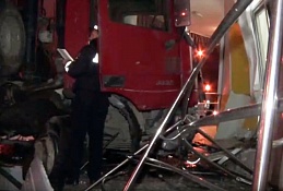 ГИБДД: самосвал мог врезаться в детский сад в Самарово из-за отказа тормозов