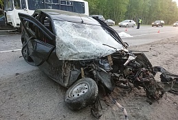Водитель "Рено" погибла, после заноса на встречную полосу