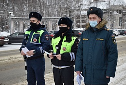 Госавтоинспекторы Ханты-Мансийска проверили правила перевозки юных пассажиров