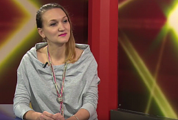 В студии Галина Каленская, руководитель студии акробатики "Олимп"