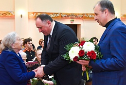 14 ветеранов из Ханты-Мансийска получили юбилейные медали