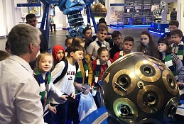 Юные хантымансийцы вернулись с Кремлёвской елки