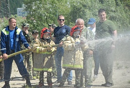 Пожар в Ханты-Мансийске потушили воспитанники детского лагеря