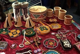 Хантымансийцы покоряют ярмарку художественных народных промыслов "Ладья. Зимняя сказка - 2018"