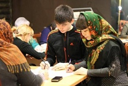Югорчане написали фронтальный диктант на родных языках