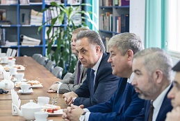 Виталий Мутко провёл встречу с представителями общественных организаций коренных малочисленных народов Югры  