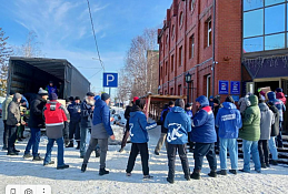 Партийцы отправили из Югры на Донбасс больше 20 тонн «Посылок из дома»