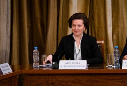 Наталья Комарова предложила урегулировать вопросы утверждения графической основы языков народов России на Федеральном уровне 