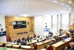 Перед уходом на каникулы депутаты Ханты-Мансийска готовятся к заседанию Думы