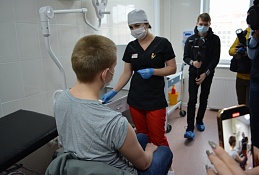 В Ханты-Мансийске продолжается вакцинация подростков 