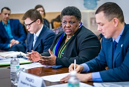 Посол ЮАР Номасонто Мария Сибанда-Туси стала первым международным экспертом общественной палаты Югры