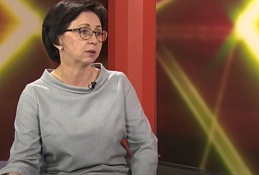 В студии педиатр Асия Гирина
