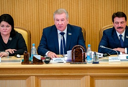 Депутаты Югры обсудили внесение поправок в Конституцию