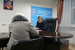 Василий Филипенко провёл приём граждан по личным вопросам в Ханты-Мансийске