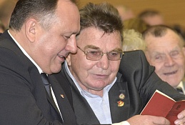 Максим Ряшин поздравил хантымансийцев с годовщиной ВЛКСМ