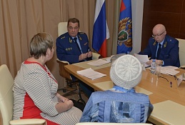 Заместитель генерального прокурора РФ провел личный прием граждан в Ханты-Мансийске