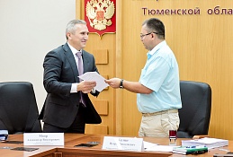Александр Моор первым подал документы в облизбирком